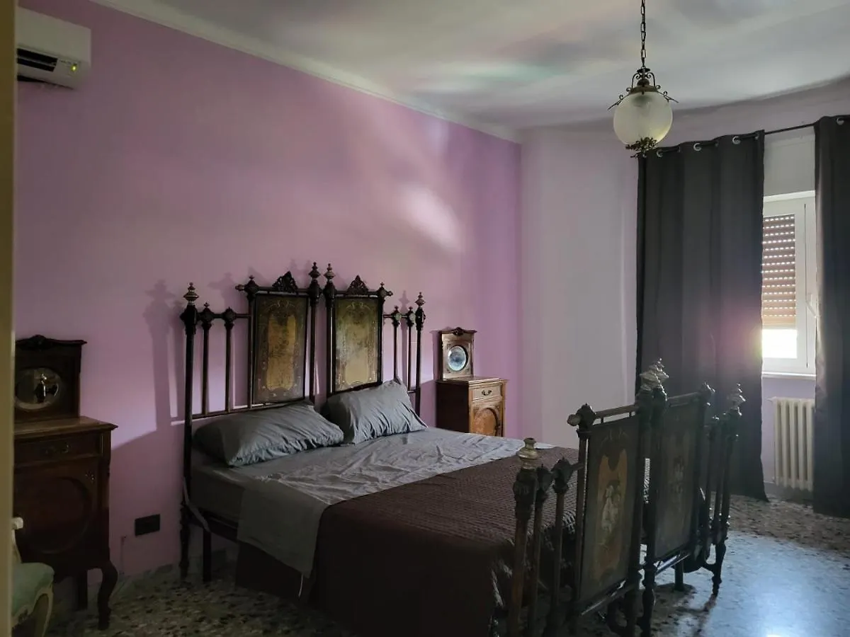 Hotel Vittoria Alata Bari 0*,  Italia